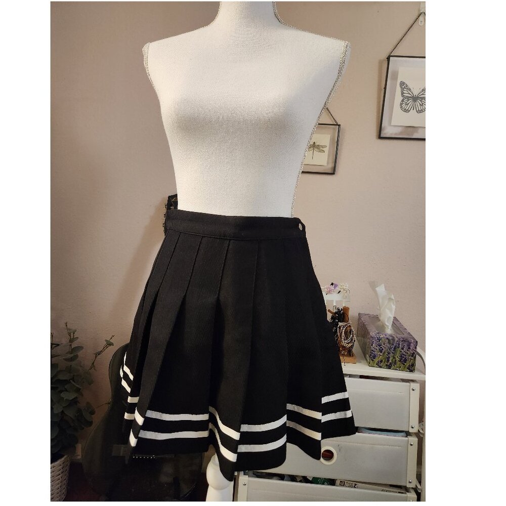 Pleated Lined Black A-Line Skirt